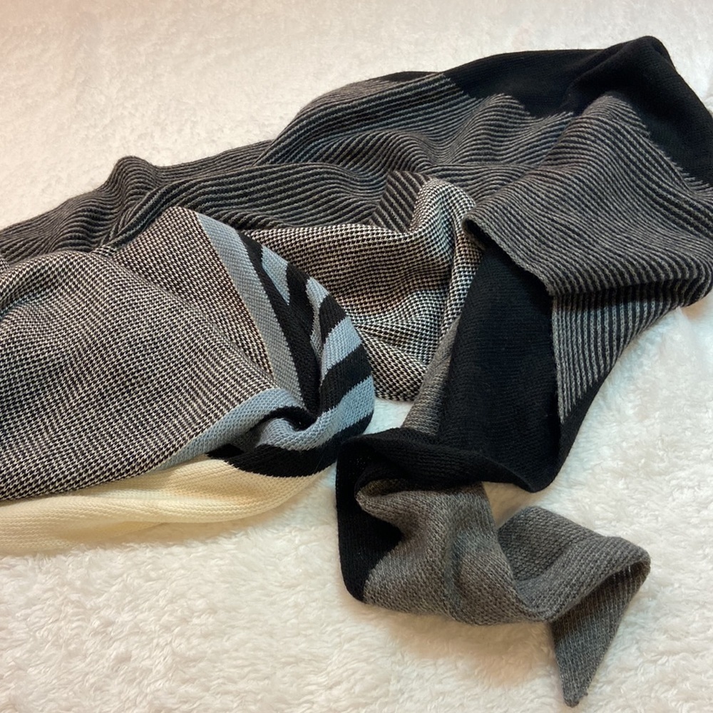 J Jill Winter Wrap Scarf Polyester/Wool/Nylon/Acrylic Triangle Hem